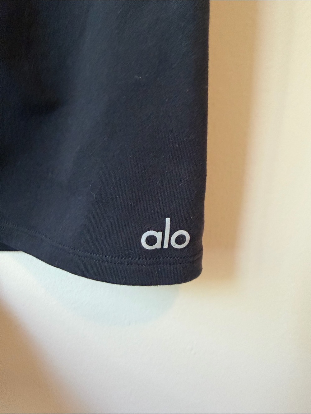 Alo Yoga Airbrush Real Onesie Black V-Neck Crisscross Biker Bodysuit Size XS - Picture 6 of 6